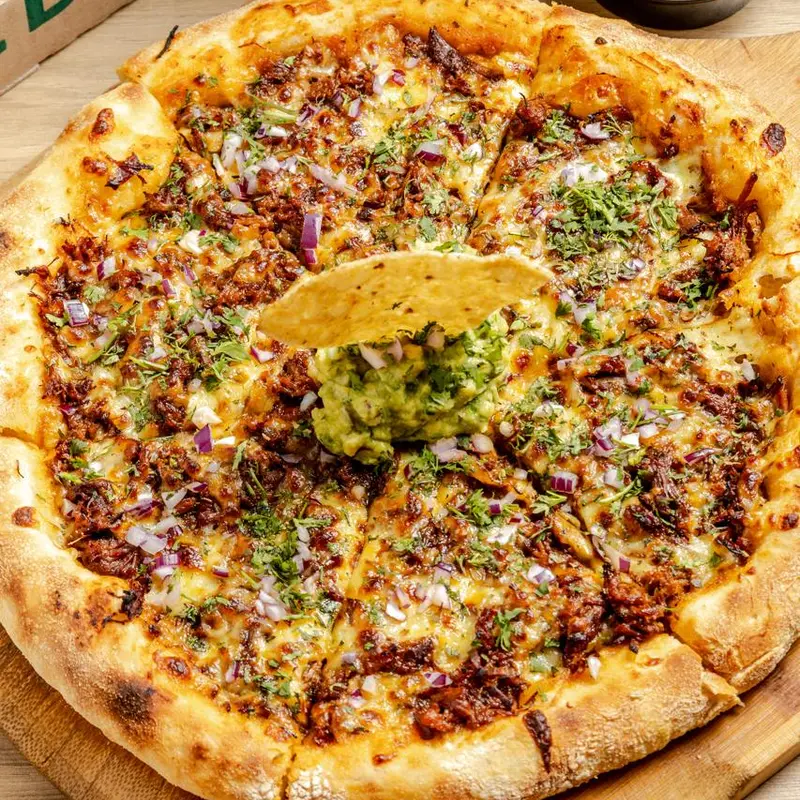 Pizza Birria, pizza de Terra Patagonia en Bucaramanga