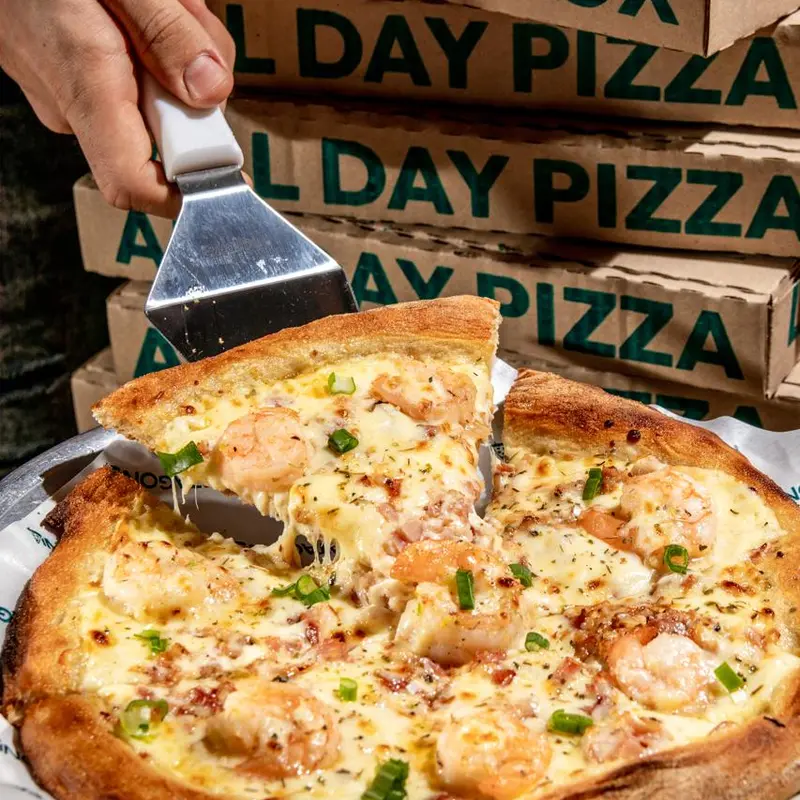 Pizza Mar y Tierra, pizza de Terra Patagonia en Bucaramanga